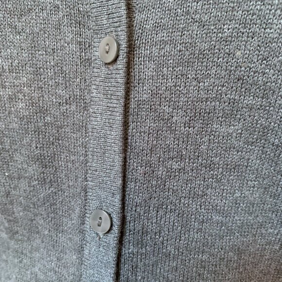 H&M Cardigan - Gray with littles buttons in the front  long sleeves - Large - Picture 5 of 12